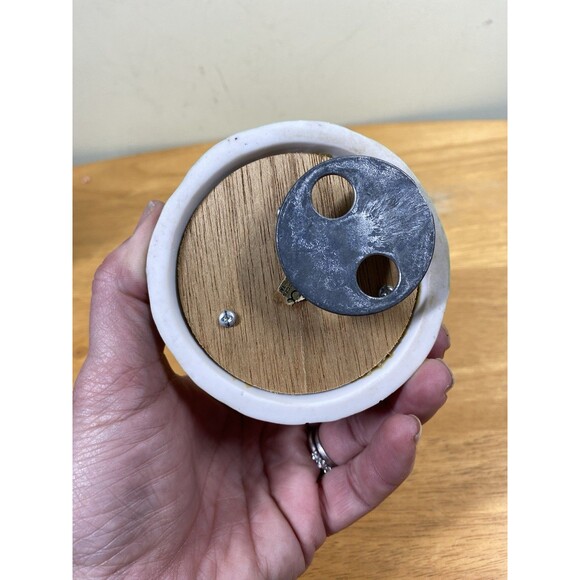 Vtg Enesco Little Girl Red Coat Porcelain Music Box Figurine Winter Wonderland - Picture 7 of 10